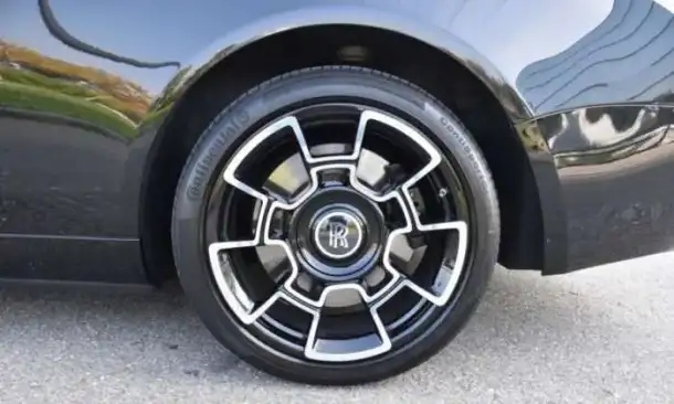 Rolls-Royce Dawn Black Badge 2017 года выпуска, фотография 8