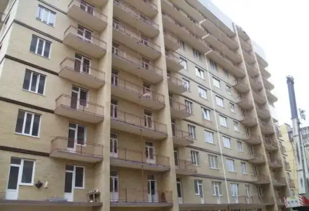 Продается 3-комнатная квартира в Ессентуках, ул. Октябрьская 337 корпус 3-х 117,1 кв. м. по свидетельству, гостиная 23, 117,00 м², 7 эт., 1, Октябрьская 337/3, фотография 4