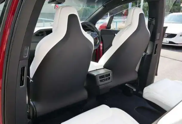 Продажа автомобилей Tesla, фотография 11