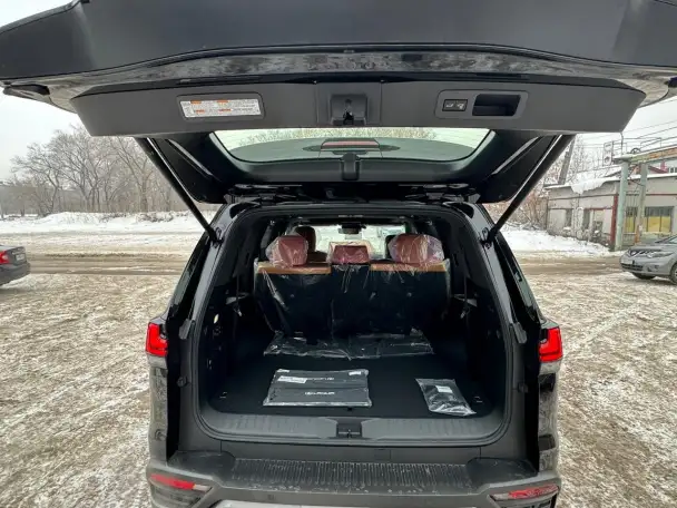 LEXUS LX600, фотография 9
