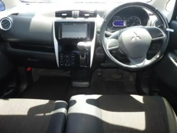 Хэтчбек кей-кар Mitsubishi EK Custom кузов B11W модификация G, фотография 3