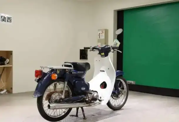Мотоцикл дорожный Honda C50 Super Cub рама C50 скутерета задний багажник гв 1993, фотография 4