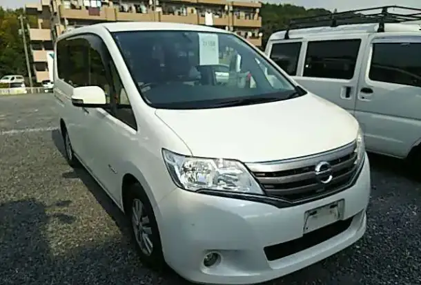 Минивэн 8-ми местный  гибридный NISSAN SERENA без пробега РФ, фотография 2