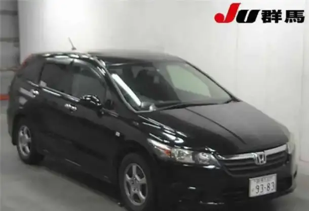 Honda Stream 7-ми местный минивен, фотография 1