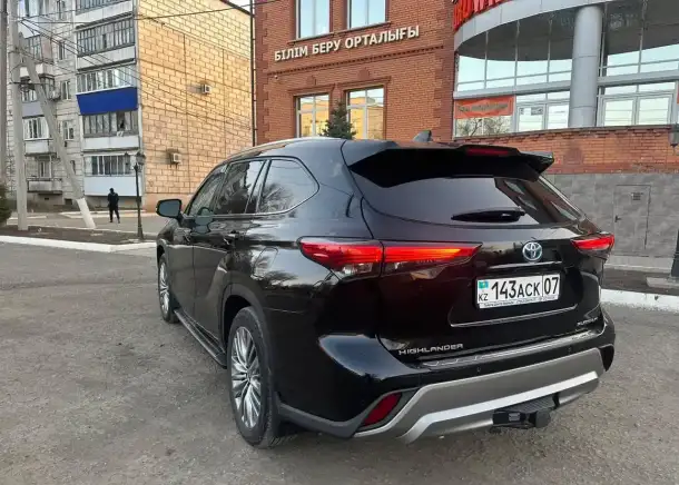 Toyota Highlander 2022, фотография 3