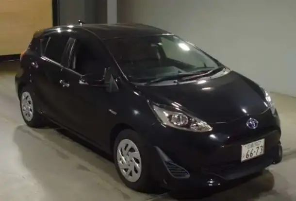 Хэтчбек гибрид Toyota Aqua кузов NHP10 2-й рестайлинг модификация S Style Black гв 2018, фотография 1
