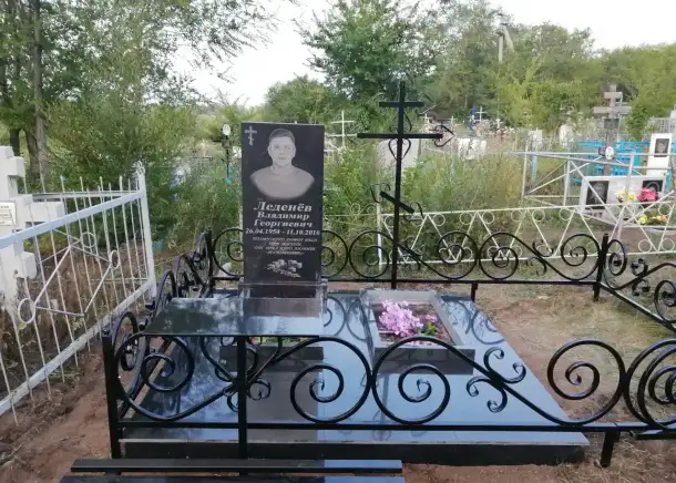 Памятники и мемориальные комплексы из гранита, фотография 5