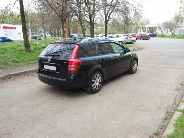 Kia Ceed 2009 1.6 МТ Tdi универсал, фотография 5