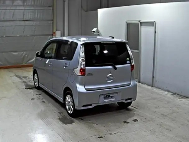 Хэтчбек кей-кар Mitsubishi EK Custom кузов B11W модификация G, фотография 2