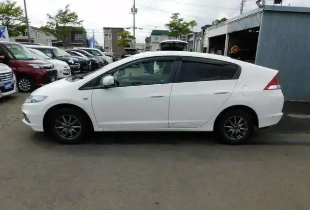 Продажа автомобилей Honda Insight, фотография 3