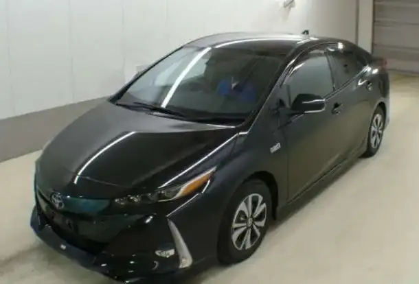 Лифтбек гибрид Toyota Prius PHV кузов ZVW52 модификация S Navi Package Safety Plus гв 2018, фотография 3
