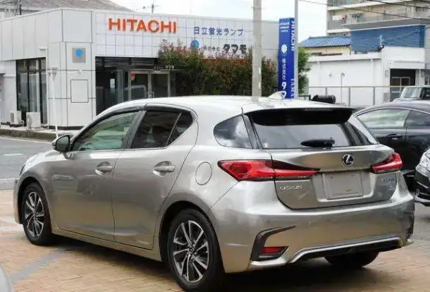 Продажа автомобилей Lexus, фотография 3