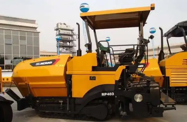 Асфальтоукладчик XCMG RP403 гусеничный, фотография 3