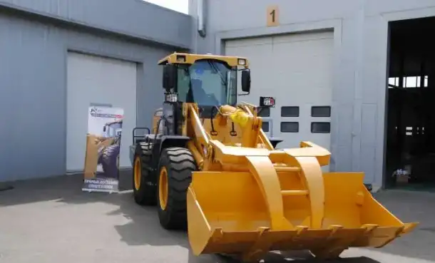 Фронтальный погрузчик XCMG LW300FN, фотография 2