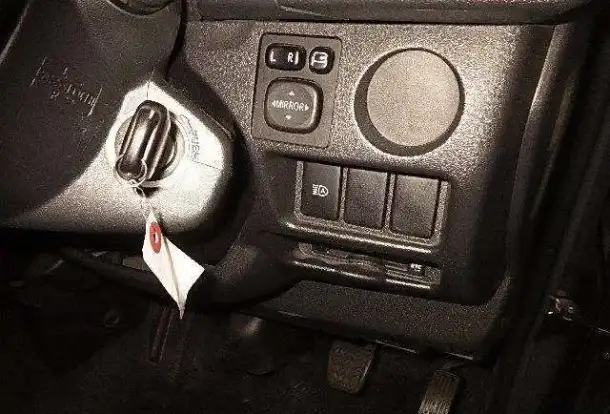 Грузопассажирский микроавтобус Toyota Hiace Van кузов GDH201V 5 мест 1,2 тн гв 2018, фотография 7