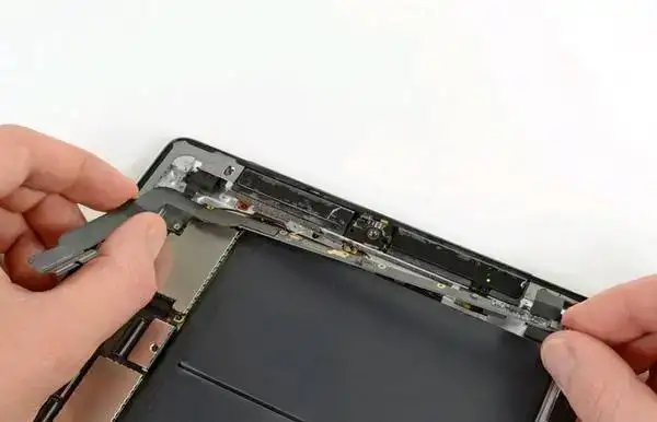 Замена нижнего шлейфа, разъем зарядки iPad, фотография 1