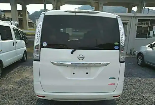 Минивэн 8-ми местный  гибридный NISSAN SERENA без пробега РФ, фотография 4