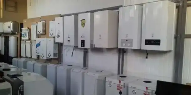 Газовые колонки, газовые плиты, циркулирующие насосы, радиаторы, вытяжки, расширительные баки, фотография 6