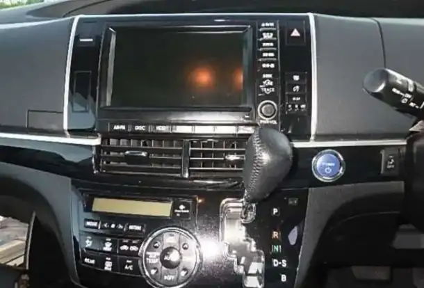Toyota Estima, фотография 9