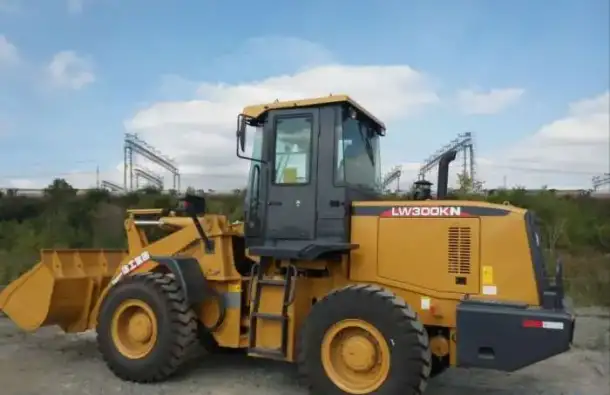 Фронтальный погрузчик XCMG LW300KN в Нижнем Новгороде от официального представителя завода в РФ, фотография 5
