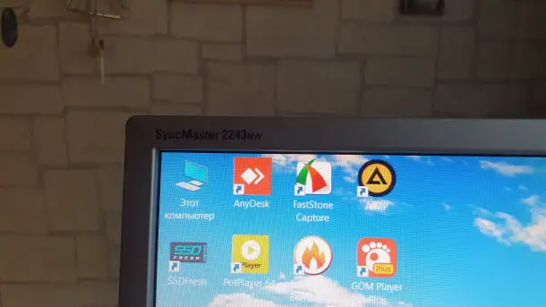 Монитор Samsung SyncMaster 2243NW 22, фотография 3