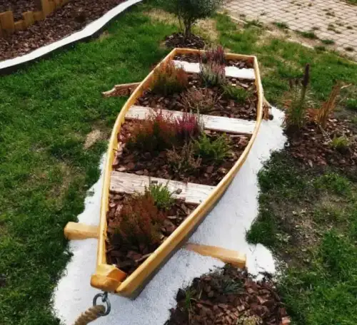 Клумба из лодки, фотография 5