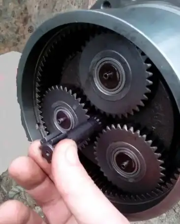 Для бортовой хода Hitachi EX30 EX55 вал шестерни , фотография 1