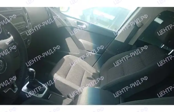 Автомобиль Volkswagen Tiguan, 2012, фотография 10