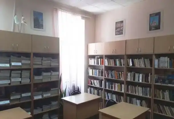Заведующий иностранным отделом библиотеки, фотография 2