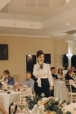 Ведущая, которая поет!, фотография 7