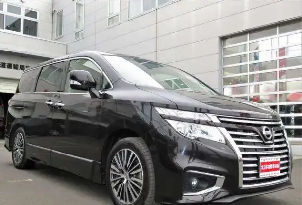 Продажа автомобилей Nissan Elgrand, фотография 1