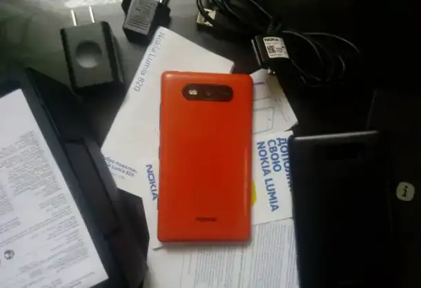 Продаю телефон Nokia Lumia 820, фотография 4