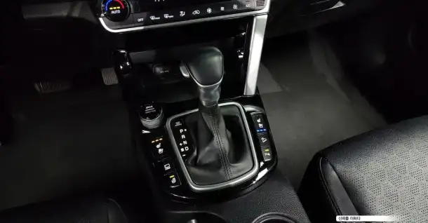 Kia Seltos 1.6 Turbo 2WD Prestige 2019/05, фотография 9