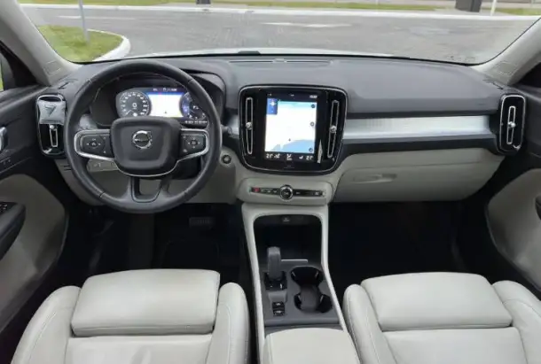 Volvo XC40 2020 год, фотография 13