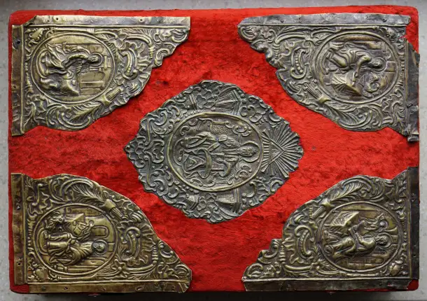 Набор старинных накладок на большое напрестольное Евангелие. Россия, XVIII век., фотография 15