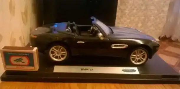Модель автомобиля BMW Z8 WELLY 1:18, фотография 2