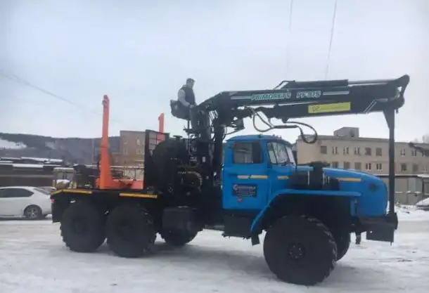 Новые лесовозы Урал 2019 г.в. с манипуляторами   от завода Лизинг Доставка, фотография 5