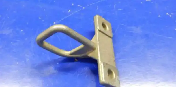 Петля защёлки крышки багажника ГАЗ-3110, фотография 3