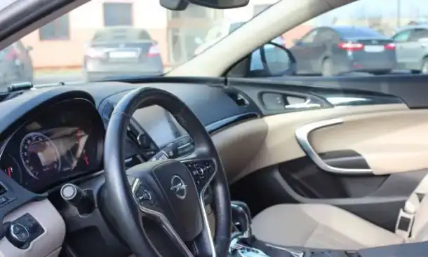 Opel  Insignia / 2015 Седан I Рестайлинг / 1.6 AT (170 л.с.), фотография 7