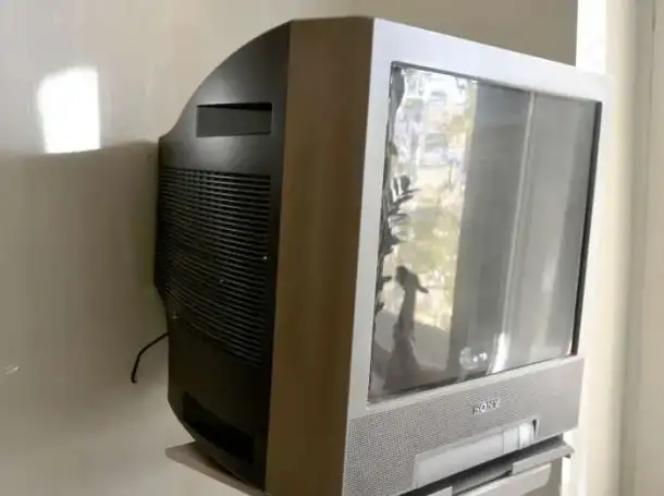 Продам телевизор Sony KV-21FT1K, фотография 1