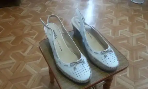 Босоножки летние белые кожаные продам, фотография 1