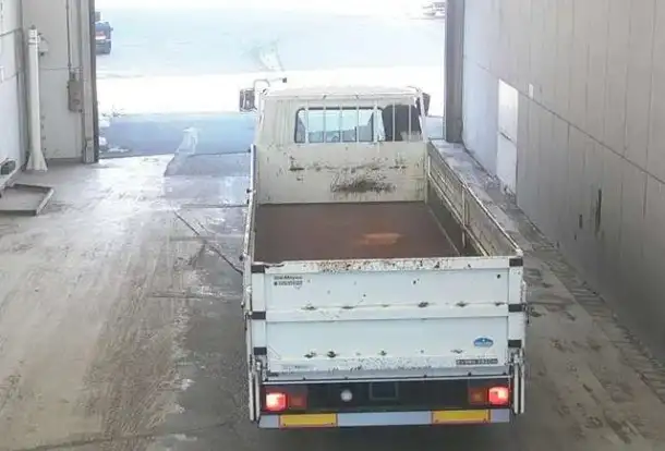 Грузовик бортовой MITSUBISHI FUSO кузов FK61R гв 2008 гидроборт грузопод 3,3 тн, фотография 1
