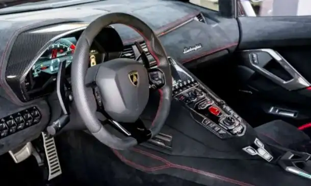 Lamborghini Aventador, 2018 года выпуска, фотография 11
