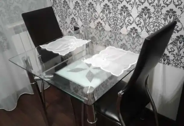 Стеклянный стол, 2 стула и в подарок салфетки, фотография 9