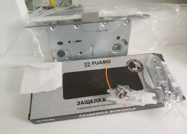 Новый замок Fuaro 585 руб в коробке 4 бу замков и Накладки на замок 250 руб, фотография 1