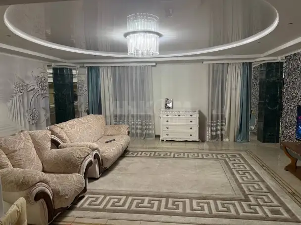 Квартира 167 м2 в городе Луганск улица Советская, 167,00 м², 4 эт., улица Советская, фотография 1