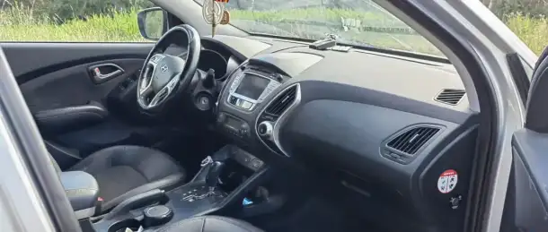 Продаю автомобиль Hyundai ix35, фотография 4