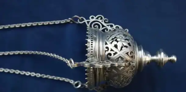 Лампада церковная серебряная, украшенная изысканной штихельной гравировкой и резьбой. Мастерская ИВ. Москва, 1890-е гг, фотография 7