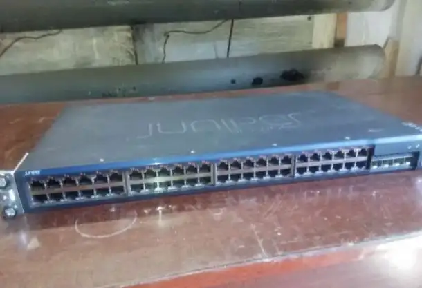 Коммутатор Juniper EX2200, фотография 3