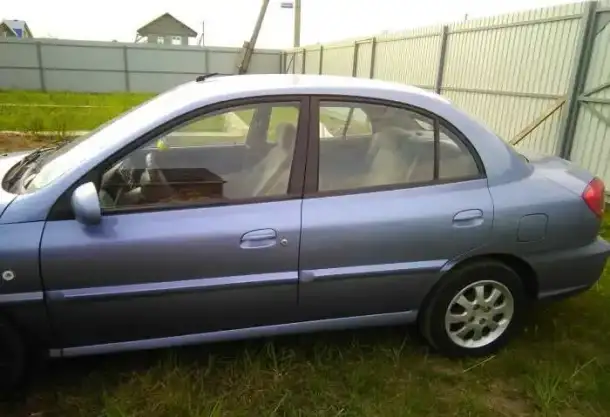 KIA RIO 2004, фотография 2